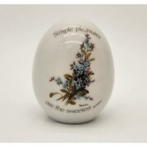 Holly Hobbie‎ Vintage Porcelain Egg "Simple Pleasures Are The Sweetest" Signed